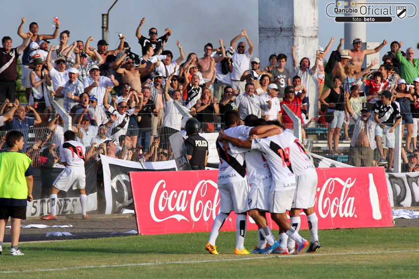 Torneo Clausura 2014 - Danubio FC vs Racing Club Montevideo-Uruguay 19 de  Abril del 2014 en